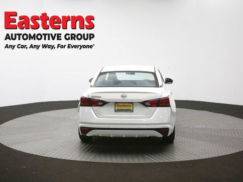 Used 2025 Nissan Altima 2.5 SV FWD image 37