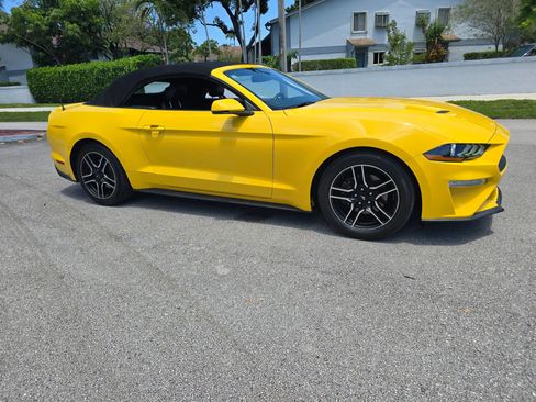 Used 2018 Ford Mustang Premium w/ Equipment Group 201A RWD image 30