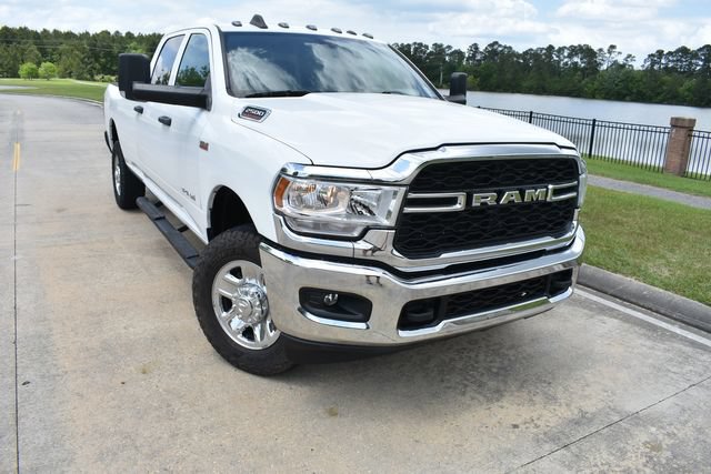 Used 2022 RAM 2500 Tradesman w/ Chrome Appearance Group AWD/4WD image 2