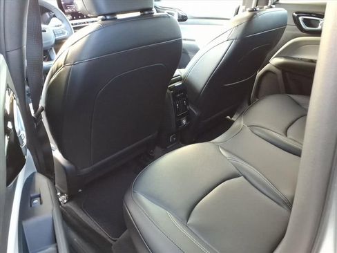 New 2026 Jeep Compass Limited image 16