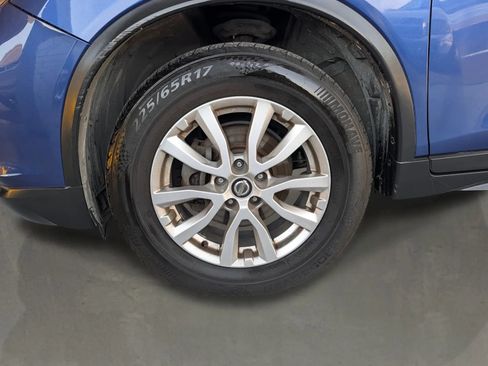 Used 2017 Nissan Rogue SV AWD/4WD image 9