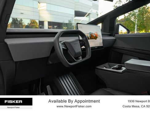 Used 2024 Tesla Cybertruck AWD Crew Cab image 12