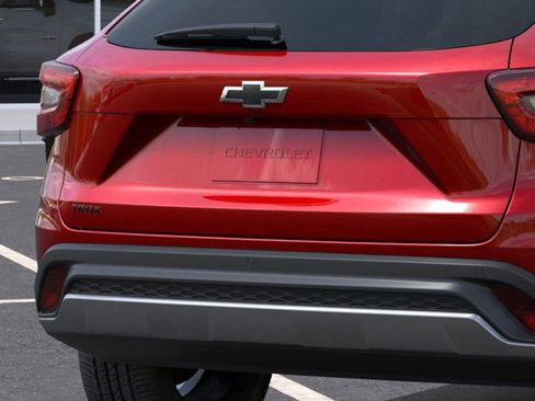 New 2026 Chevrolet Trax LT w/ Driver Confidence Package image 14