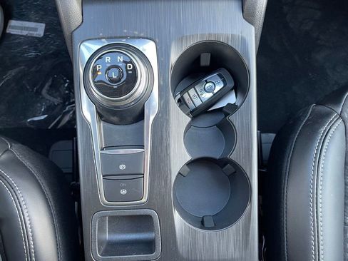 Used 2024 Ford Escape SE image 16