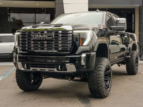 New 2026 GMC Sierra 2500 Denali w/ Denali Reserve Package AWD/4WD image 2