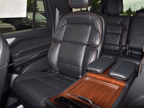 New 2026 Lincoln Navigator L Black Label AWD/4WD image 21