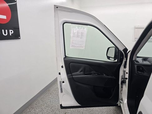 Used 2019 RAM ProMaster City Tradesman SLT FWD image 23