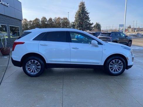 Used 2019 Cadillac XT5 Luxury image 2