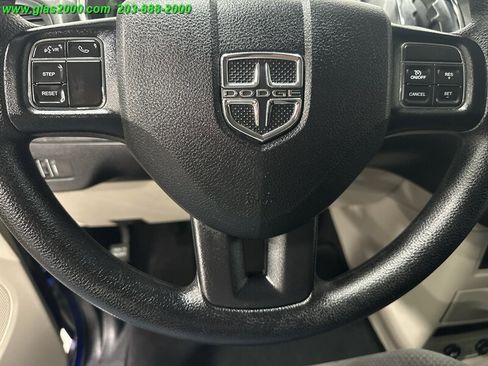 Used 2018 Dodge Grand Caravan SE w/ UConnect Hands-Free Group image 23