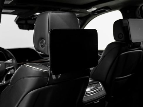 Used 2023 Cadillac Escalade ESV V image 35