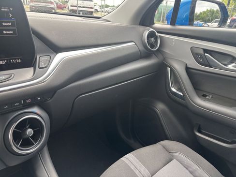 Used 2025 Chevrolet Blazer LT image 36