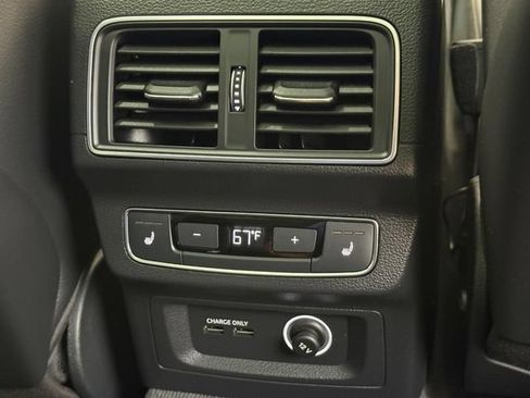 Used 2019 Audi Q5 Prestige w/ Prestige Package AWD/4WD image 11
