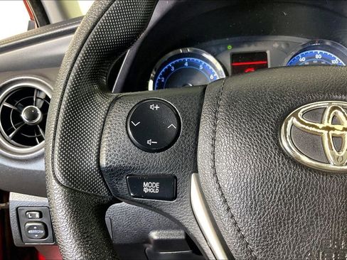 Used 2017 Toyota Corolla LE image 26