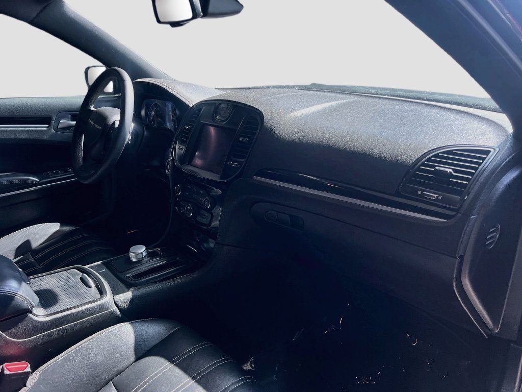 Used 2022 Chrysler 300 S RWD image 30