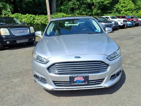 Used 2013 Ford Fusion SE FWD image 2