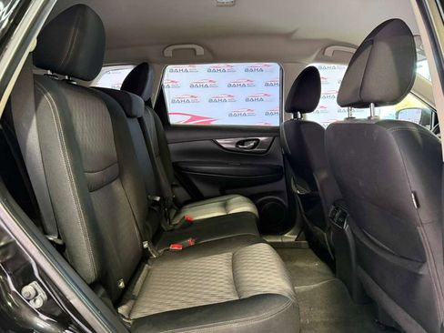 Used 2018 Nissan Rogue SV image 32