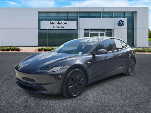 Used 2024 Tesla Model Y Long Range AWD/4WD image 32