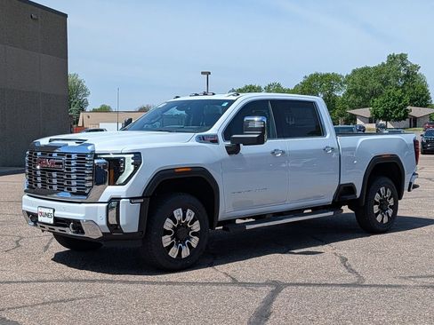New 2026 GMC Sierra 3500 Denali w/ Denali Reserve Package AWD/4WD image 5