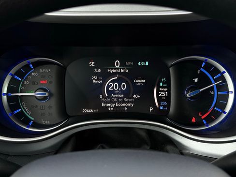 Used 2018 Chrysler Pacifica Touring Plus FWD image 34