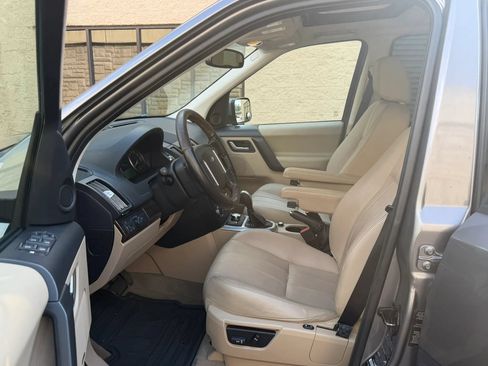Used 2011 Land Rover LR2 HSE AWD/4WD image 20