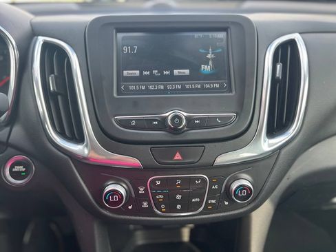 Used 2018 Chevrolet Equinox LT FWD image 14