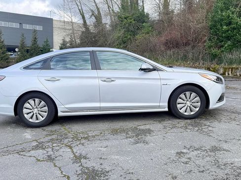 Used 2017 Hyundai Sonata SE image 8