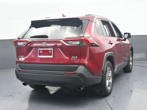 Used 2025 Toyota RAV4 XLE image 5