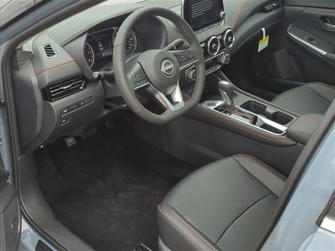 New 2025 Nissan Sentra SR w/ SR Premium Package FWD image 9