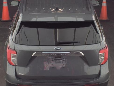 Used 2024 Ford Explorer XLT w/ Equipment Group 202A image 7