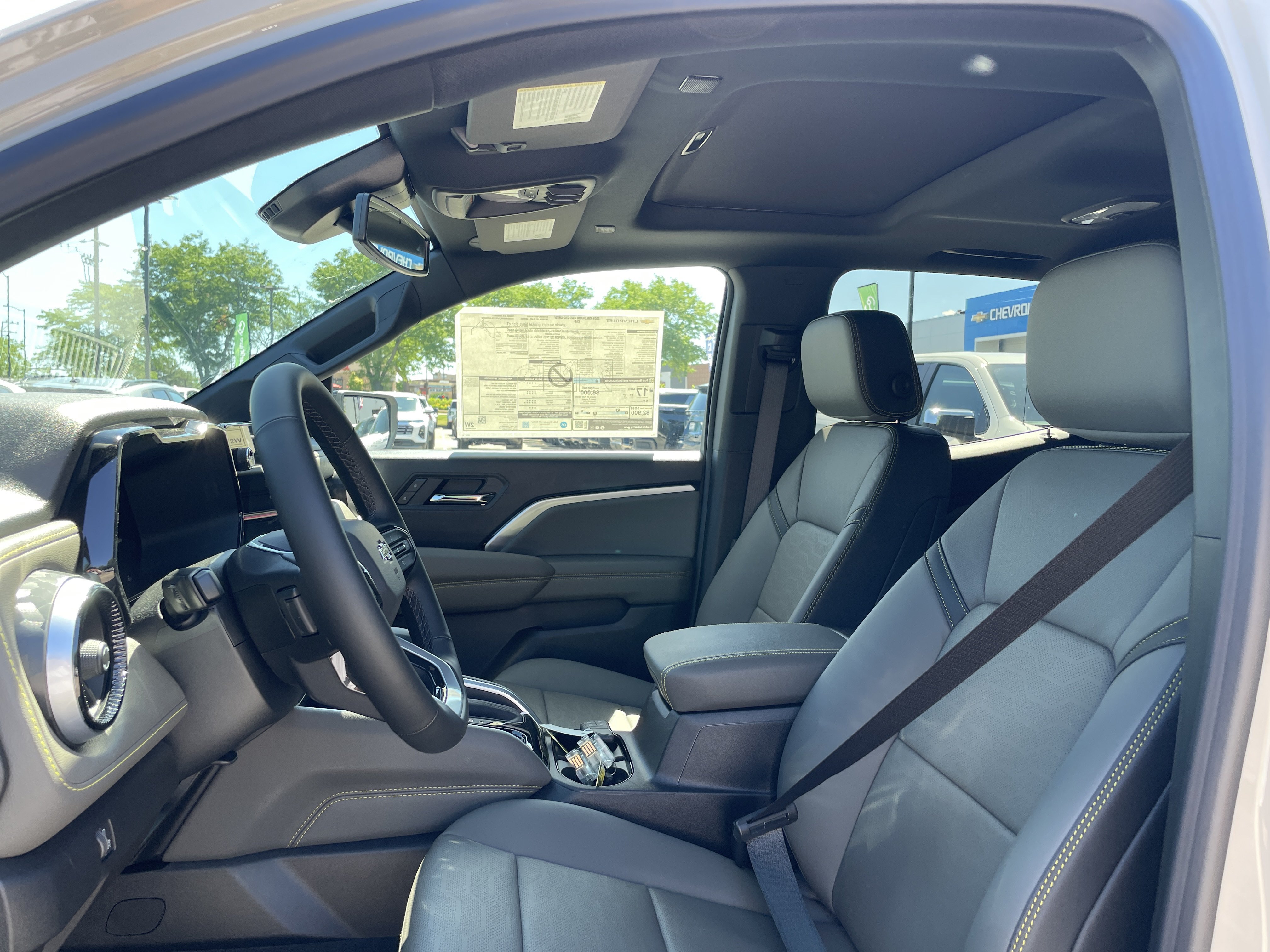 New 2026 Chevrolet Colorado ZR2 w/ Technology Package AWD/4WD image 14