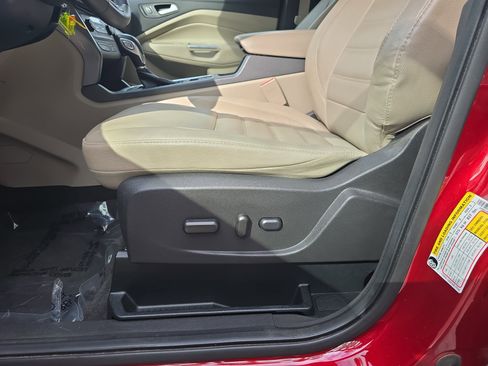 Used 2018 Ford Escape SEL image 31