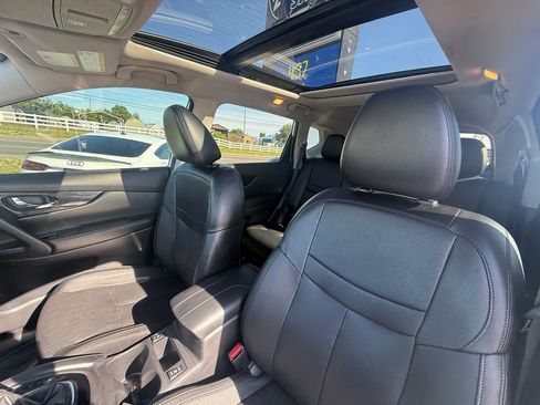 Used 2017 Nissan Rogue SL w/ SL Premium Package AWD/4WD image 13
