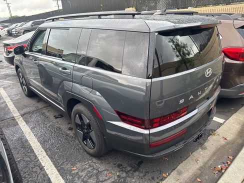Used 2025 Hyundai Santa Fe SEL image 2