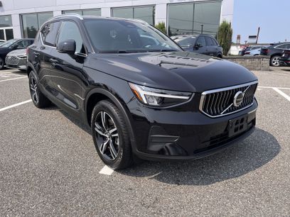 Certified 2025 Volvo XC40 B5 Core