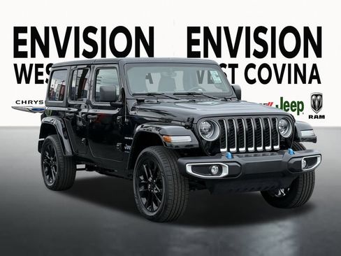 Used 2023 Jeep Wrangler Unlimited Sahara image 2