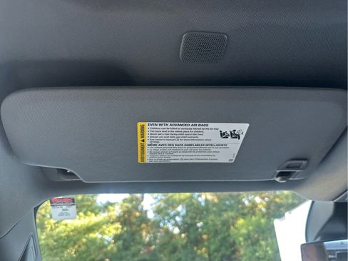 Used 2024 Chevrolet Silverado 2500 LT image 47