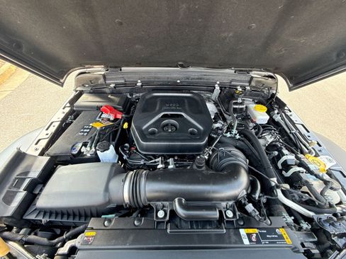 Used 2024 Jeep Wrangler Sport S image 26