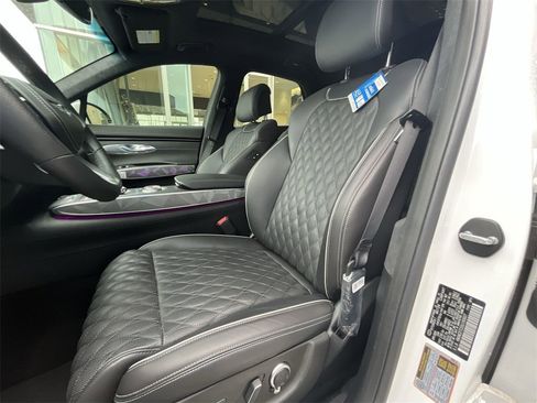 Used 2025 Genesis GV70 3.5T Sport w/ Sport Advanced Package image 13