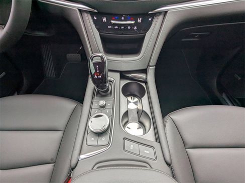 New 2026 Cadillac XT5 Luxury w/ LPO, Floor Liner Package image 21