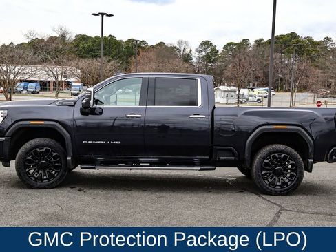 Used 2025 GMC Sierra 2500 Denali Ultimate image 4