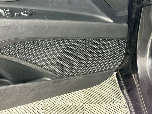 Used 2022 Hyundai Elantra SE FWD image 24