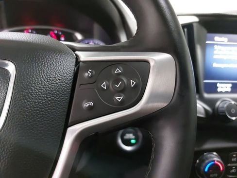 Used 2024 GMC Terrain SLT image 18