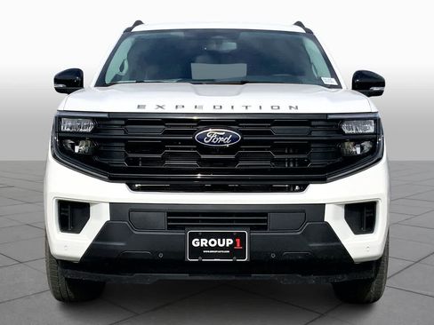 Used 2026 Ford Expedition Active RWD image 3