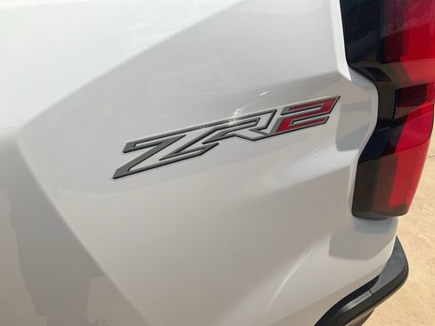 Used 2024 Chevrolet Colorado ZR2 w/ Technology Package image 25