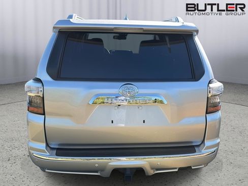 Used 2021 Toyota 4Runner Limited image 9