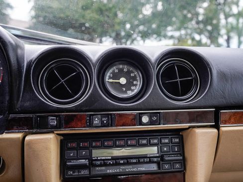 Used 1988 Mercedes-Benz 560 SL image 28