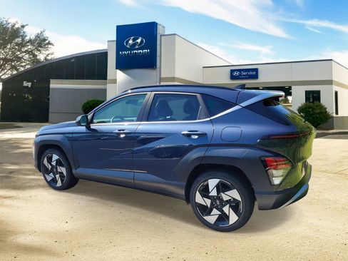 Used 2025 Hyundai Kona Limited FWD image 4