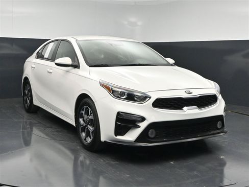 Used 2019 Kia Forte LXS FWD image 3