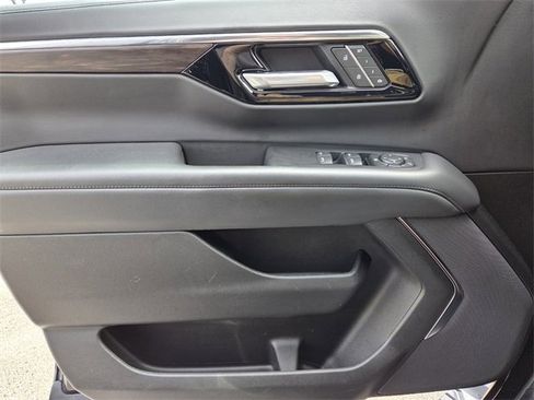 Certified 2025 Chevrolet Suburban Z71 image 29