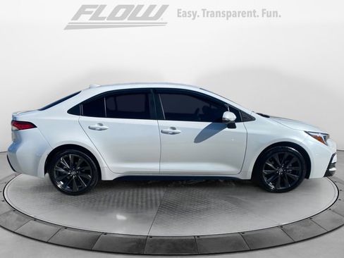 Used 2025 Toyota Corolla SE image 10